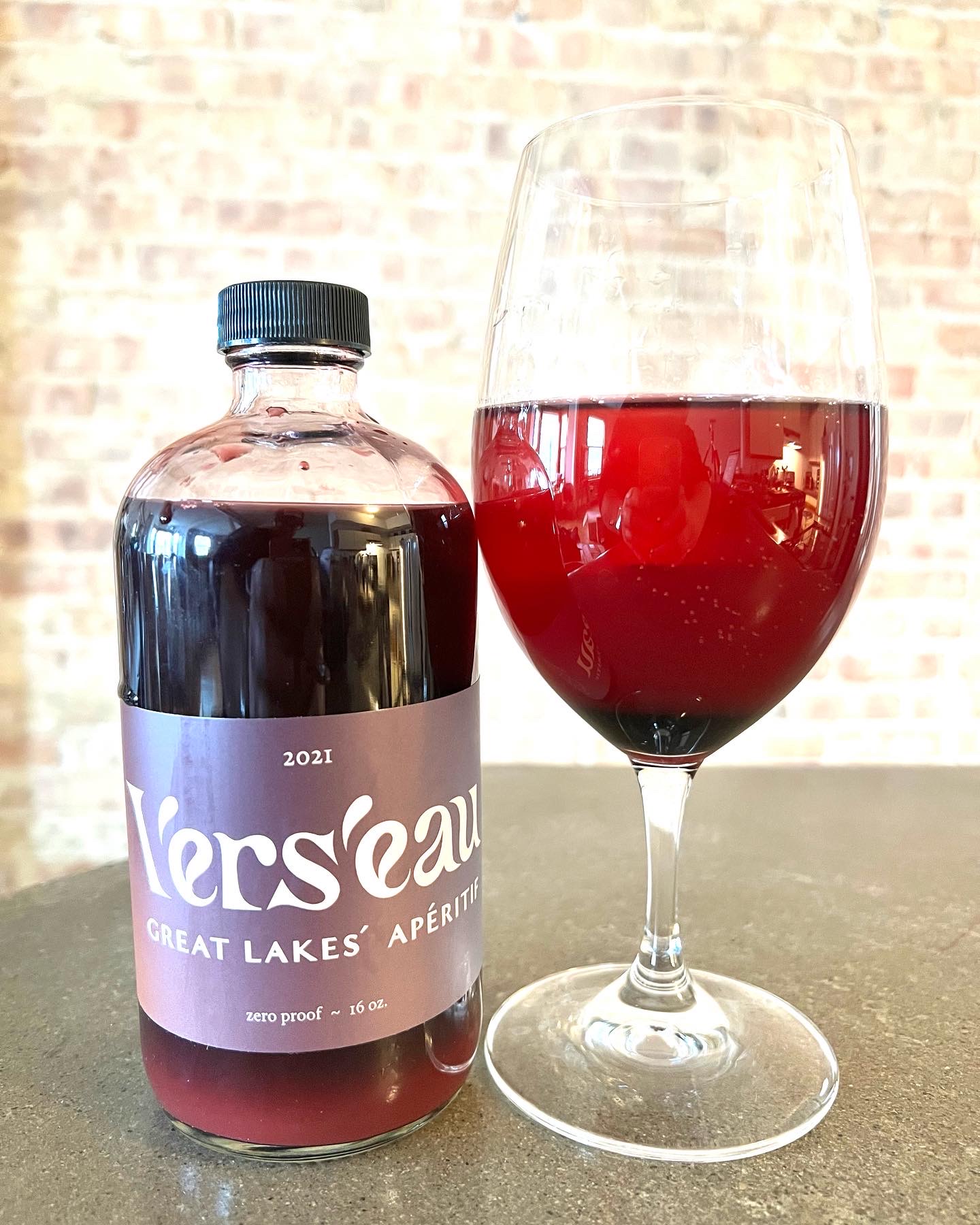 Verseau Apéritif  16 oz. Bottle – Loren's Alcohol-Free Beverages